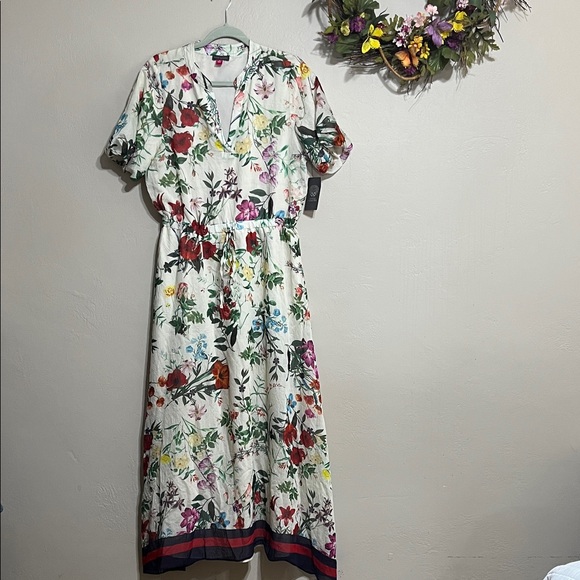 Vince Camuto Dresses & Skirts - Vince Camuto Multicolor Floral Maxi Dress